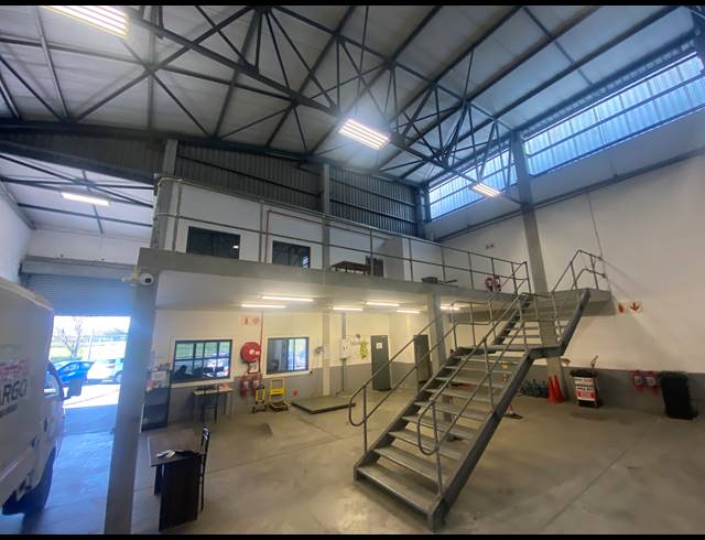 404M² WAREHOUSE TO LET IN AIRPORT INDUSTRIA